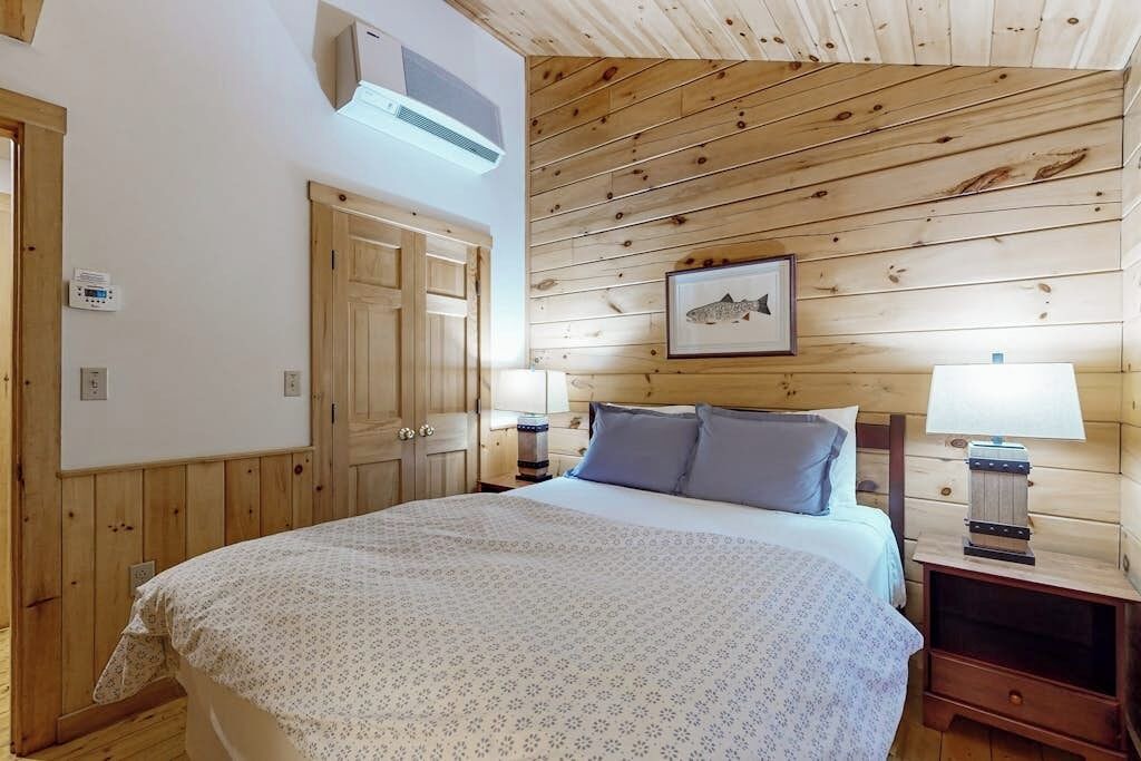 Photo of Bedroom in Northport