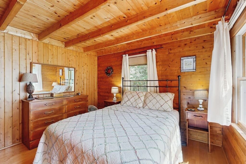 Photo of Bedroom in Beaver Cove