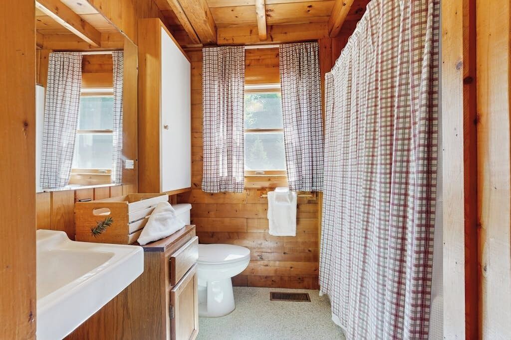 Photo of Bathroom in Beaver Cove