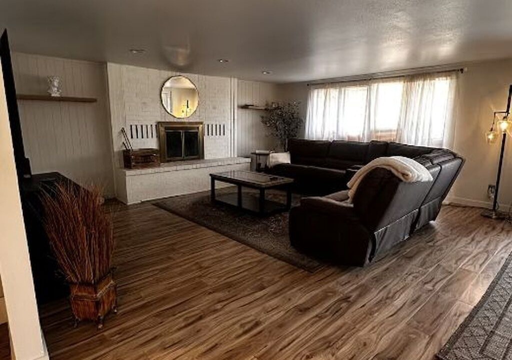 Photo of Livingroom in Price