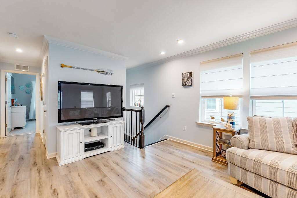 Photo of Livingroom in Bayside