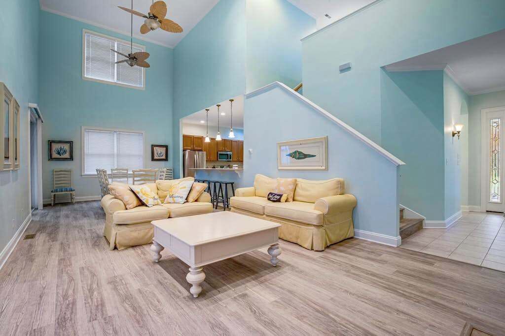 Photo of Livingroom in Bayside Village