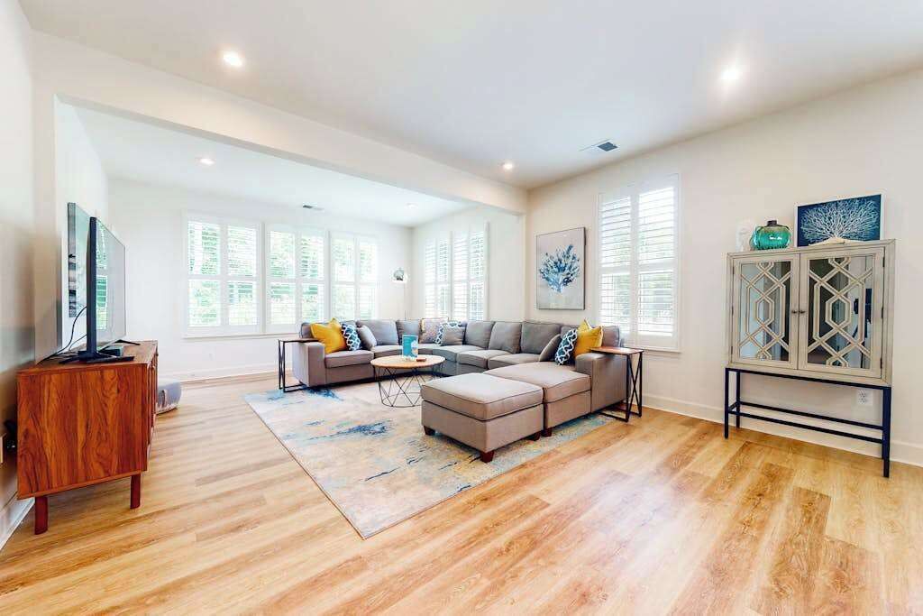 Photo of Livingroom in Bayside