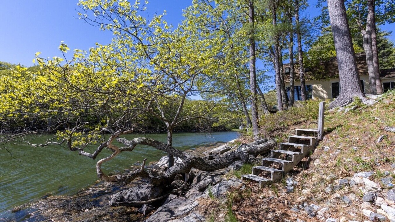 Photo of Others in Isle of Springs