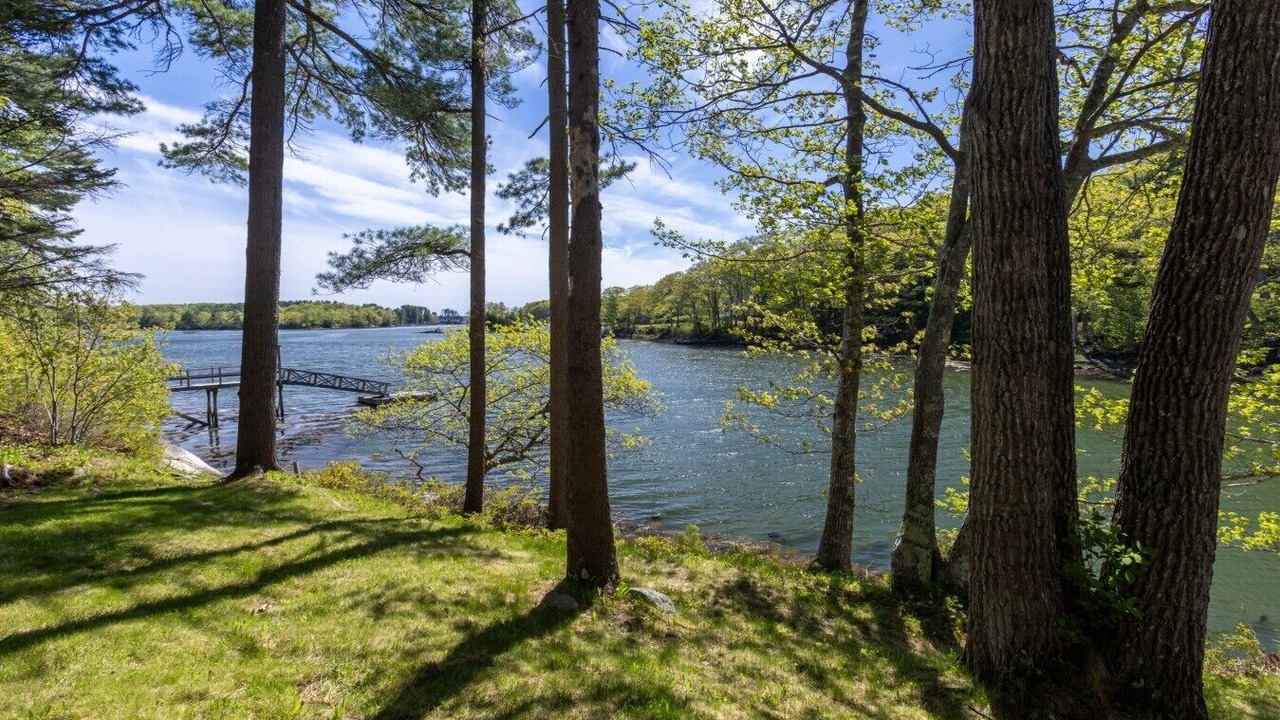 Photo of Others in Isle of Springs