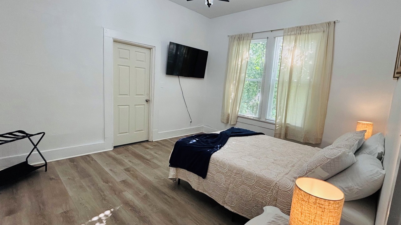 Photo of Bedroom in Highland Historic District