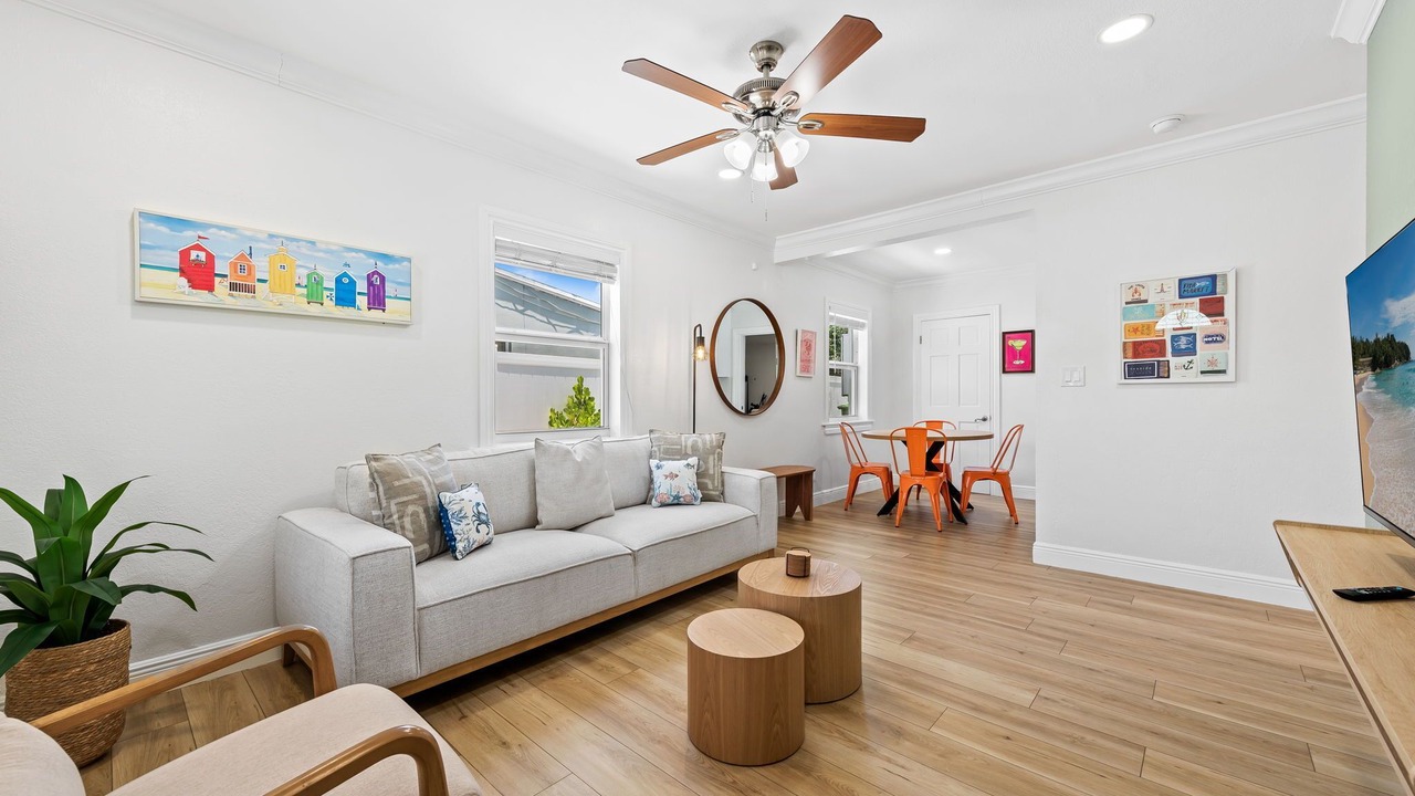 Photo of Livingroom in South Middle River