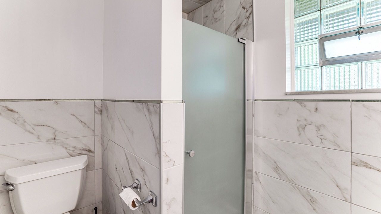 Photo of Bathroom in Lake View