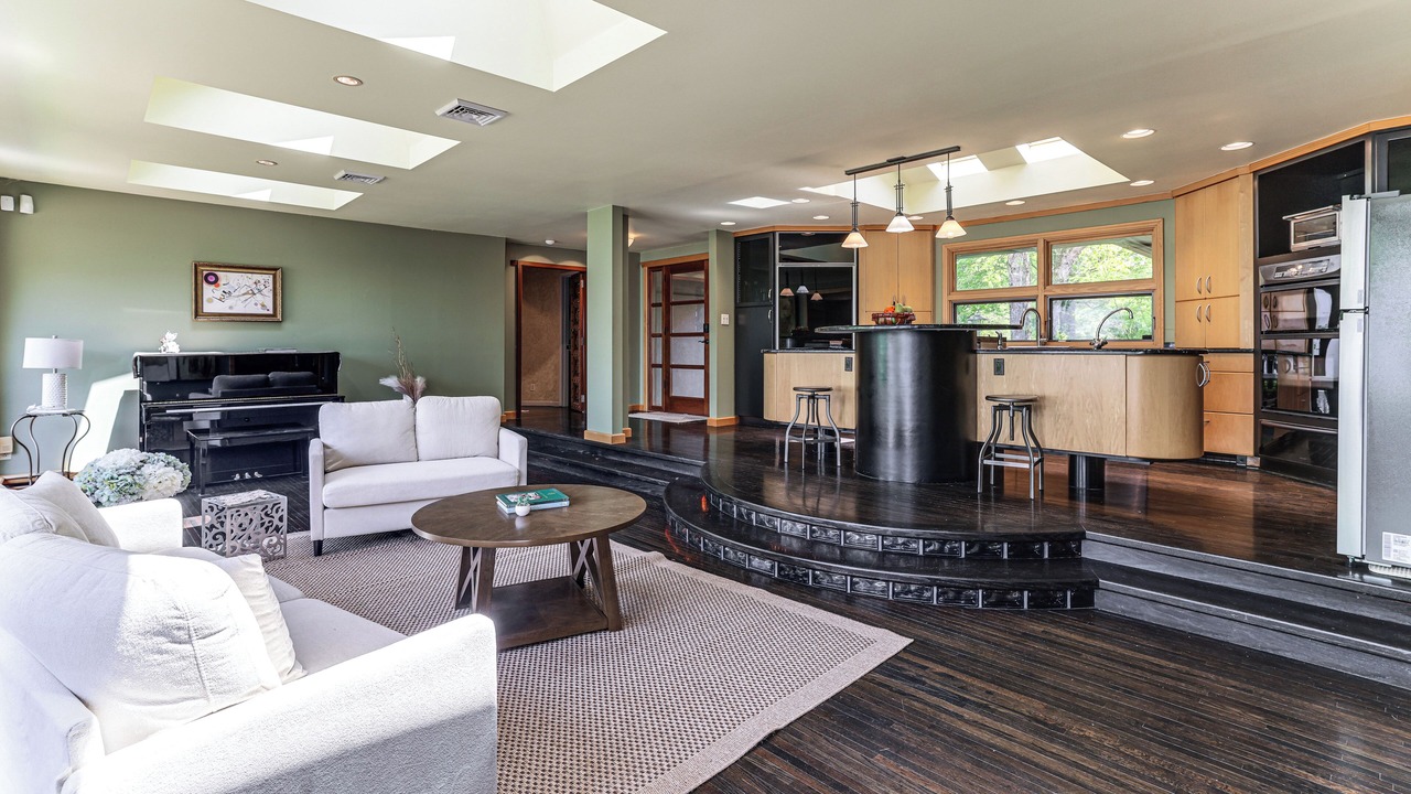Photo of Livingroom in Lake View