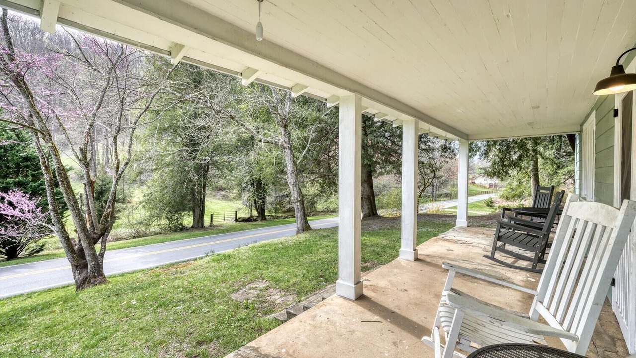 Photo of Patio Balcony in Hayesville