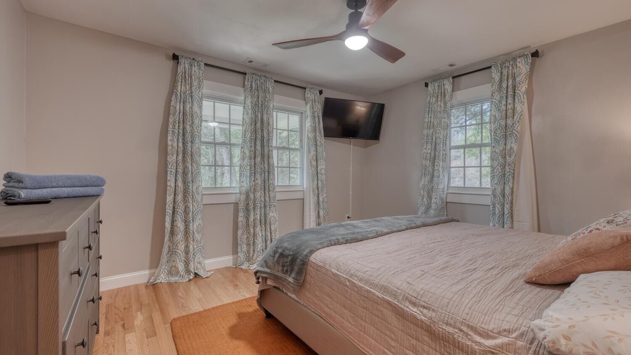 Photo of Bedroom in Hayesville