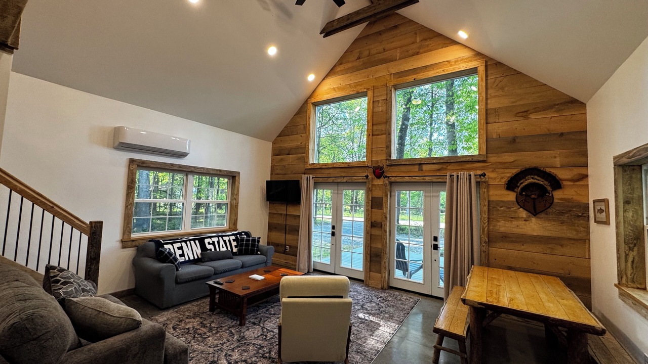 Photo of Livingroom in Rockton