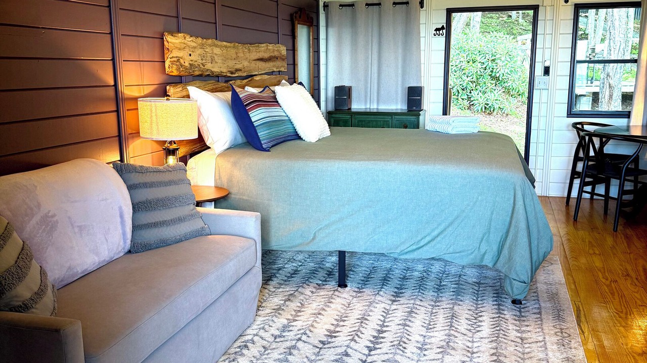 Photo of Bedroom in Laurel Ridge