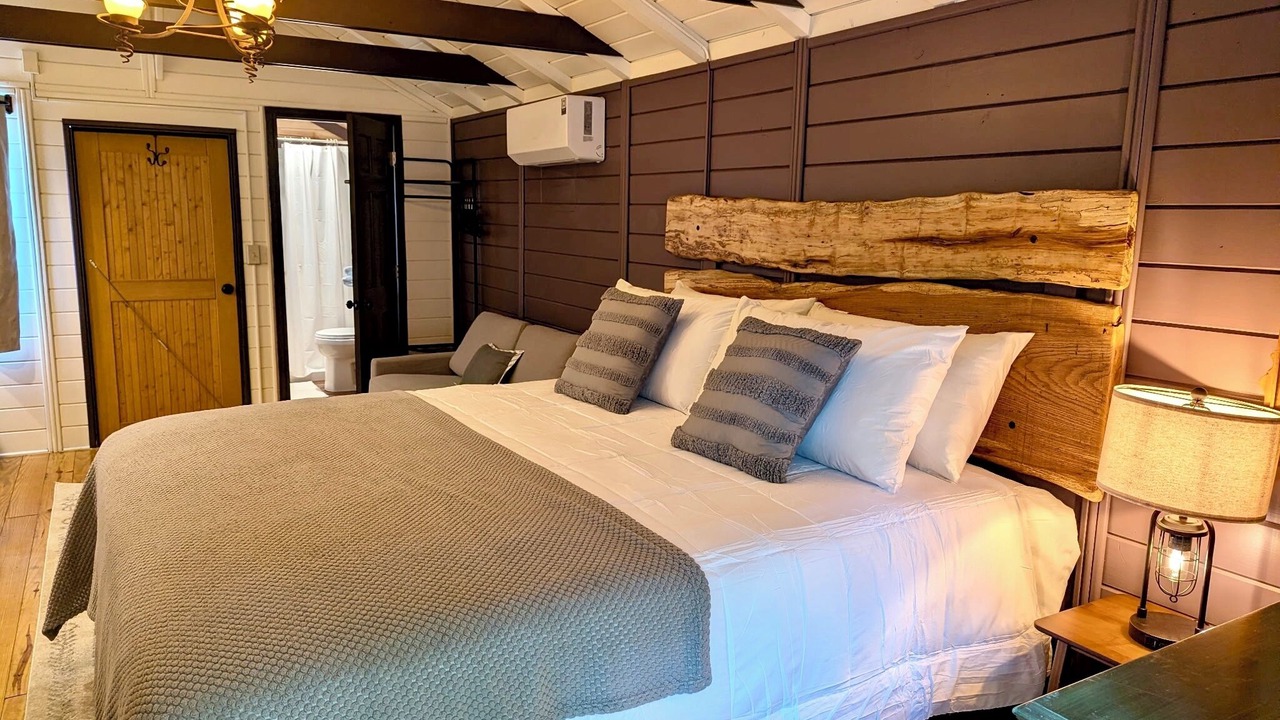 Photo of Bedroom in Laurel Ridge