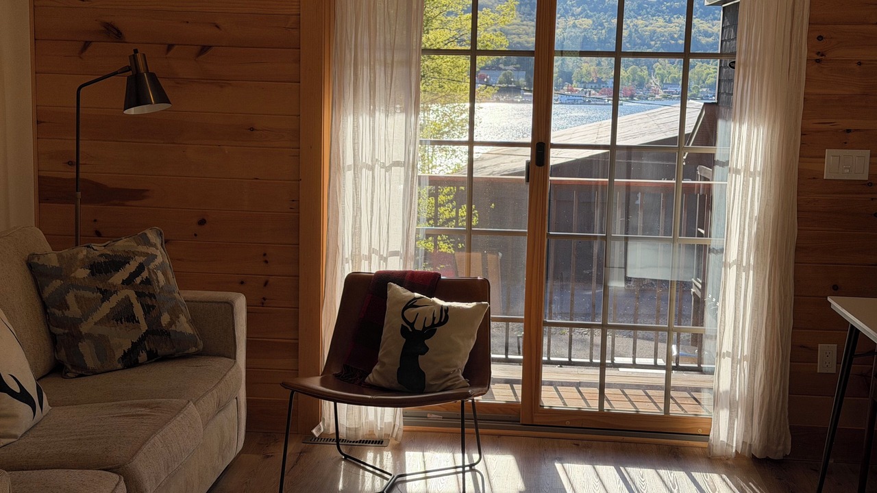 Photo of Livingroom in Lake George