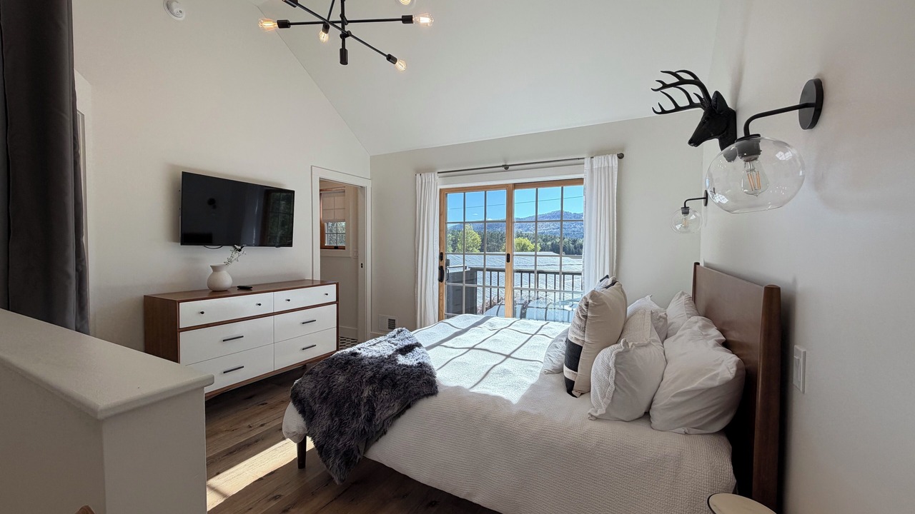 Photo of Bedroom in Lake George