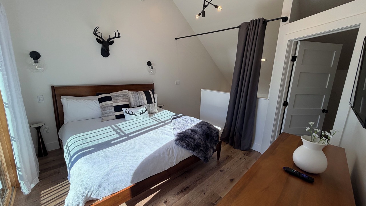 Photo of Bedroom in Lake George
