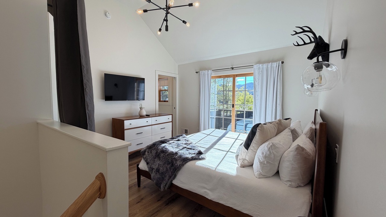 Photo of Bedroom in Lake George