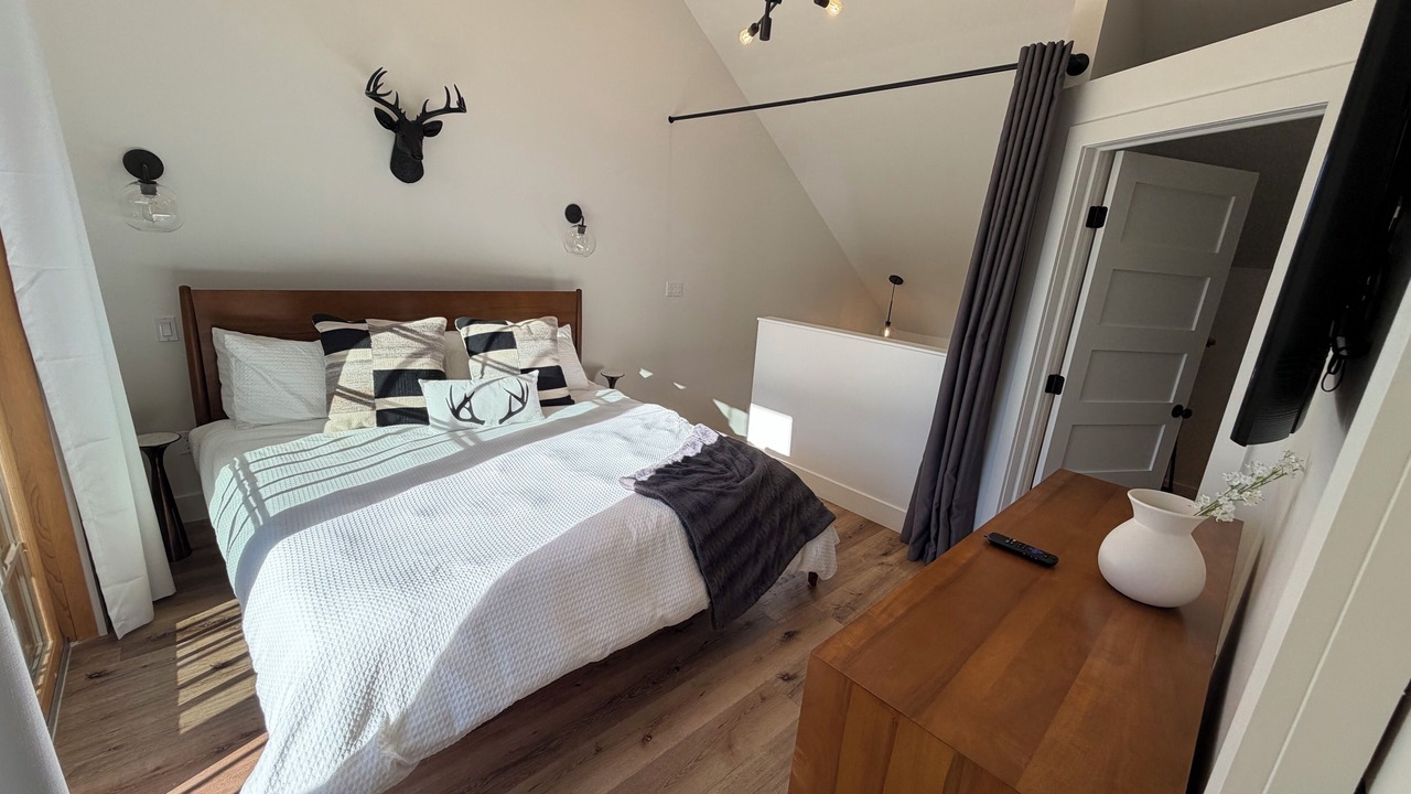 Photo of Bedroom in Lake George
