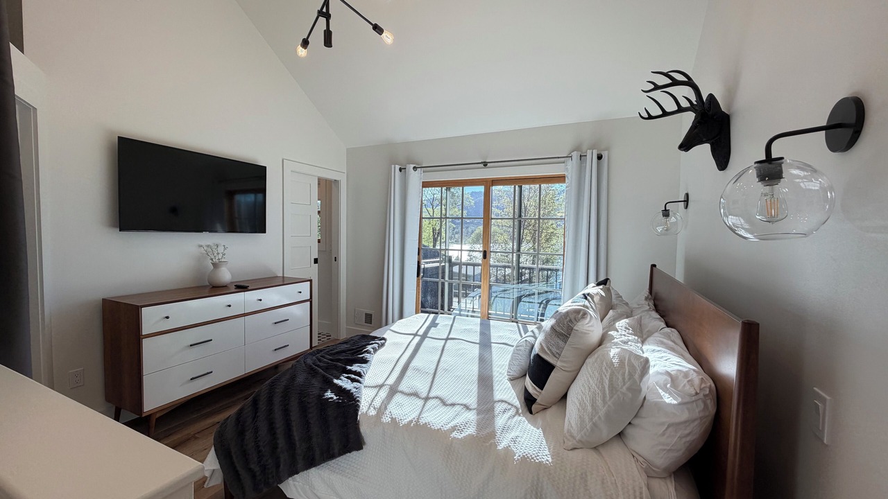 Photo of Bedroom in Lake George
