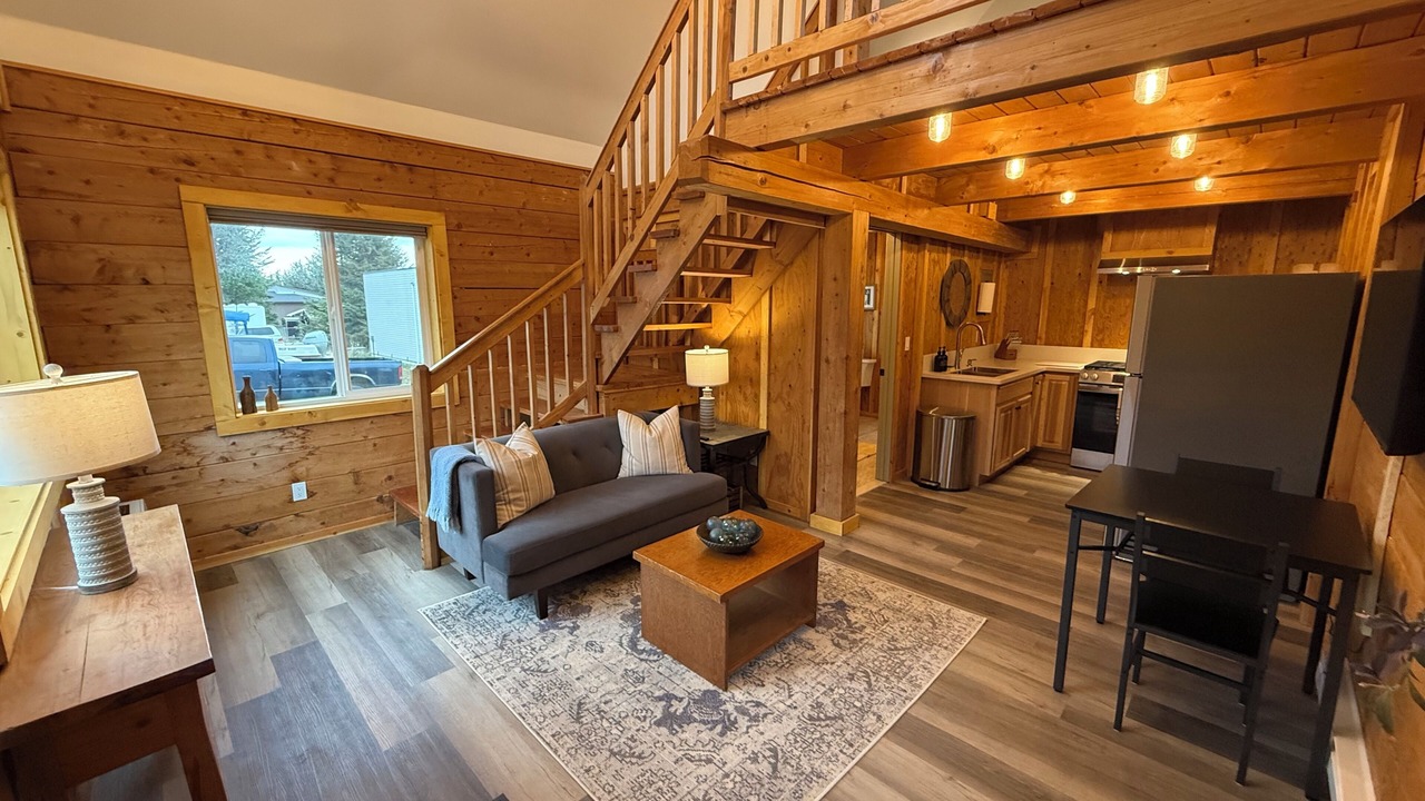 Photo of Livingroom in Homer