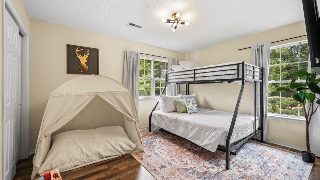 Photo of Bedroom in East End - Valley Street