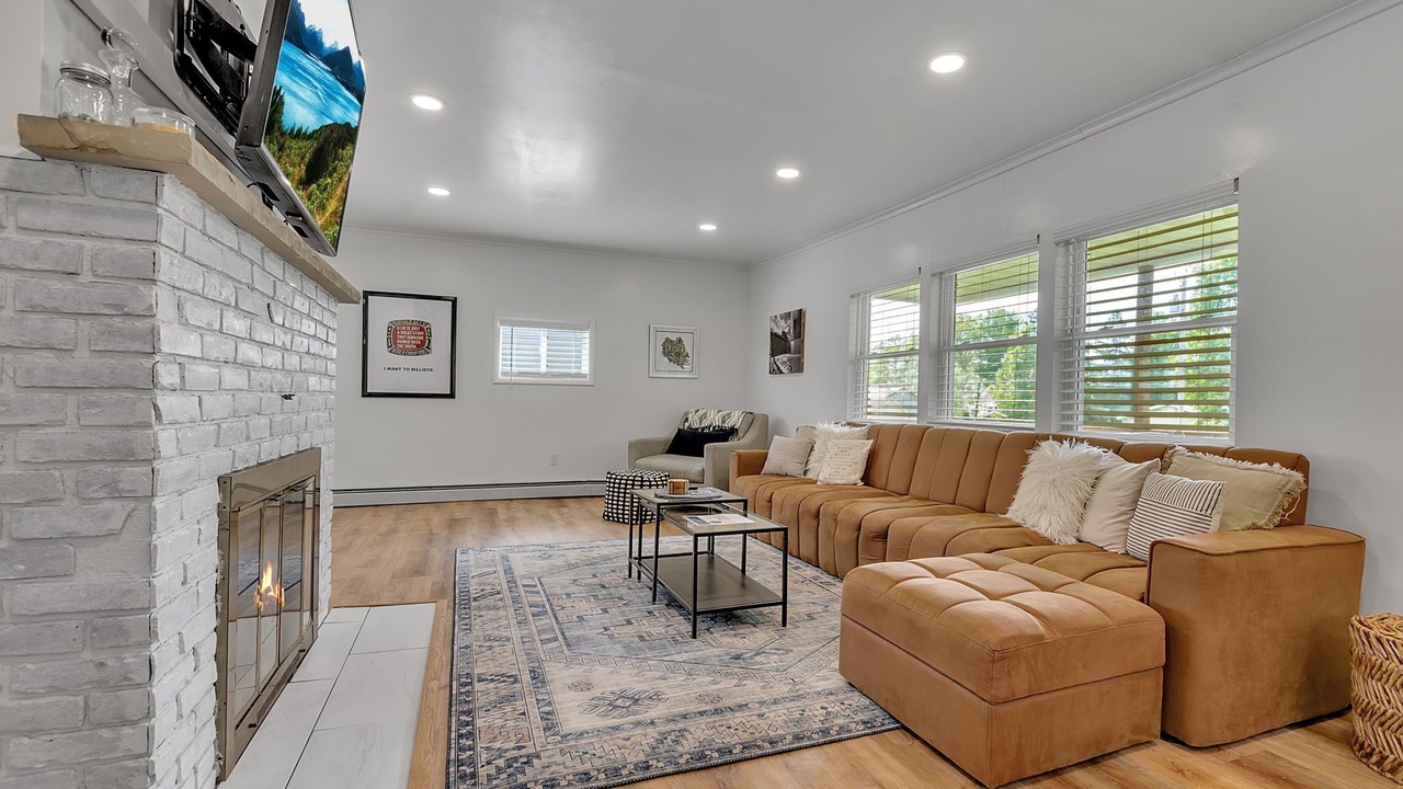 Photo of Livingroom in Lake Erie Beach