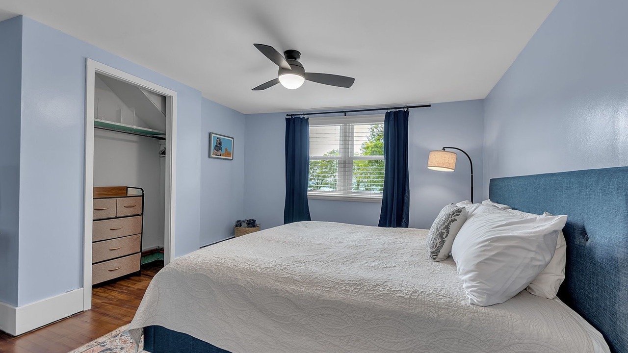 Photo of Bedroom in Lake Erie Beach