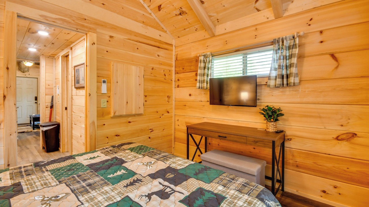 Photo of Bedroom in Bostic