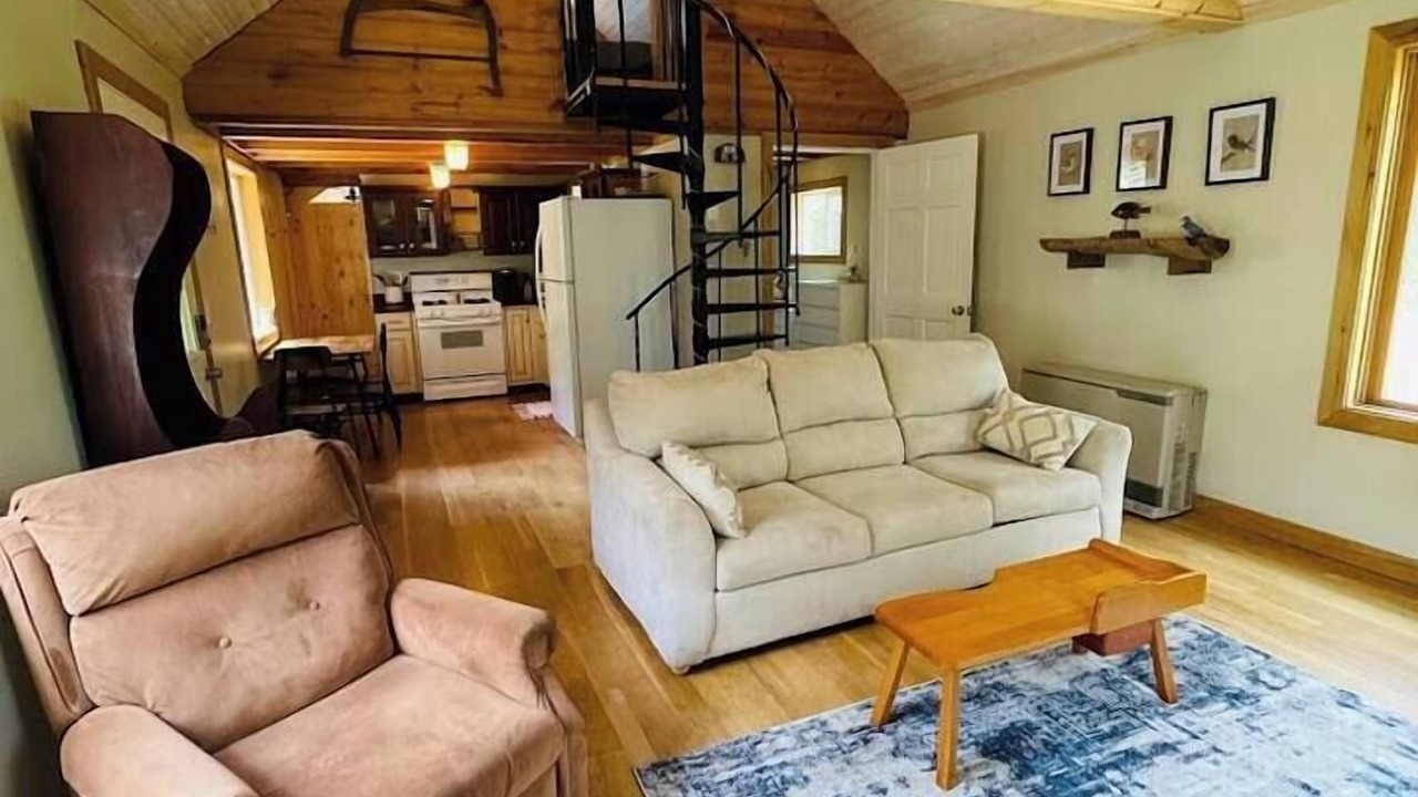 Photo of Livingroom in New Vineyard