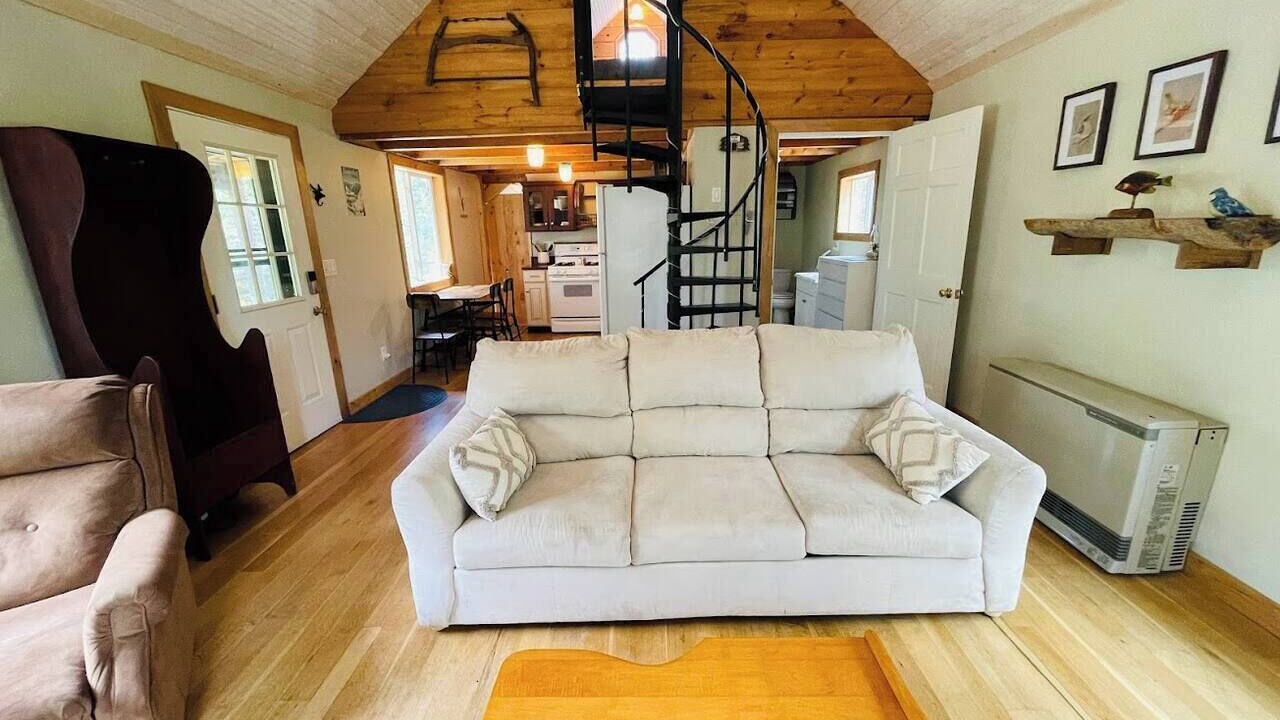 Photo of Livingroom in New Vineyard