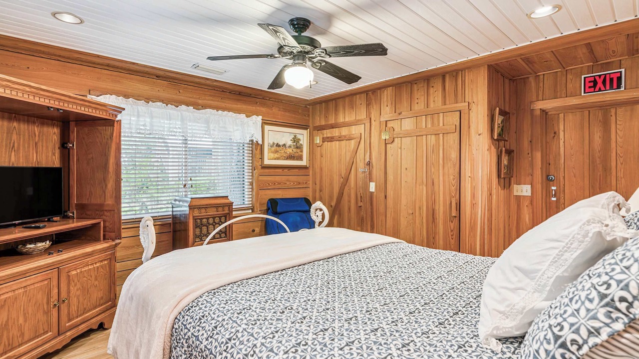 Photo of Bedroom in Waverly
