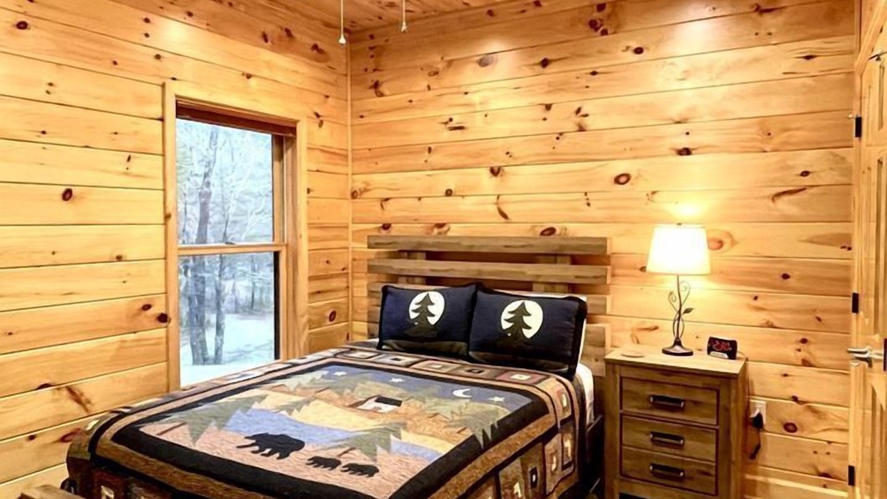 Photo of Bedroom in Tellico Plains