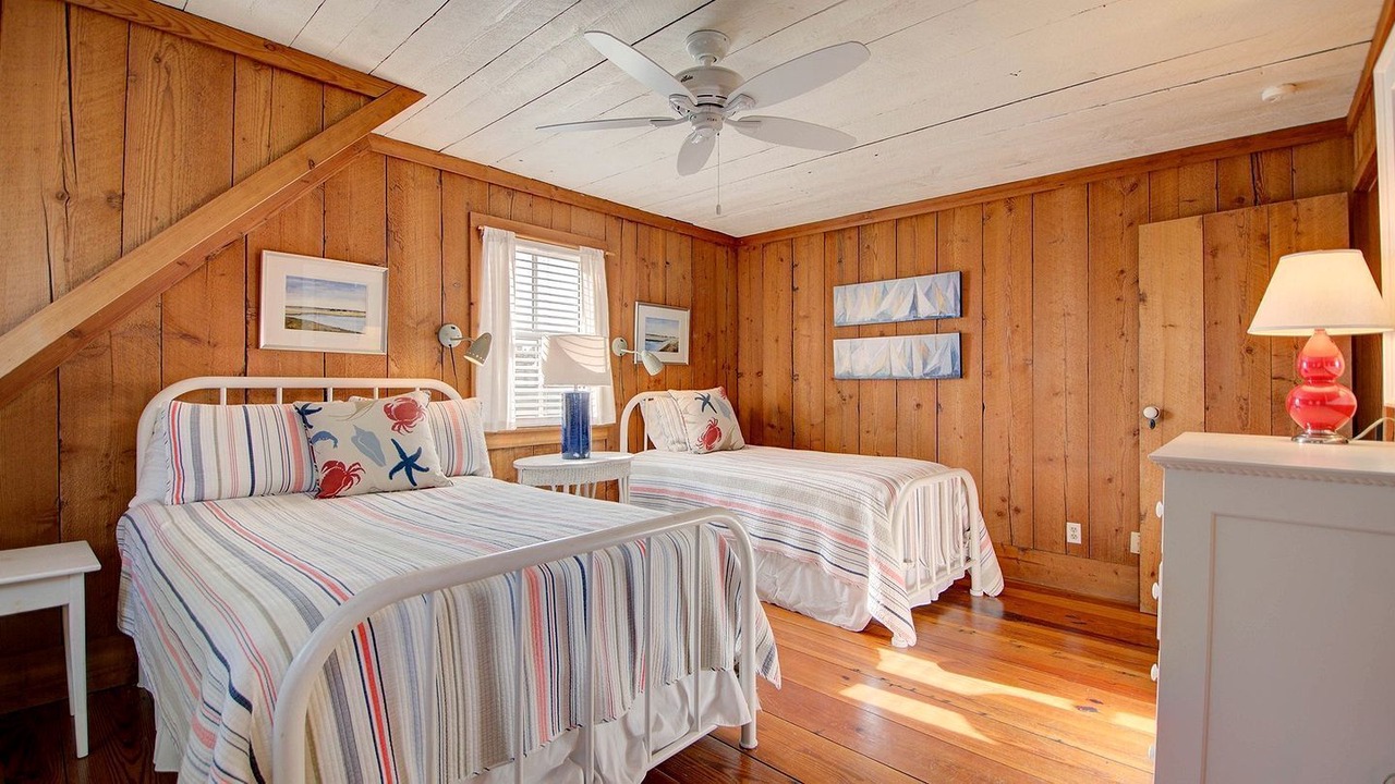 Photo of Bedroom in Debordieu Colony