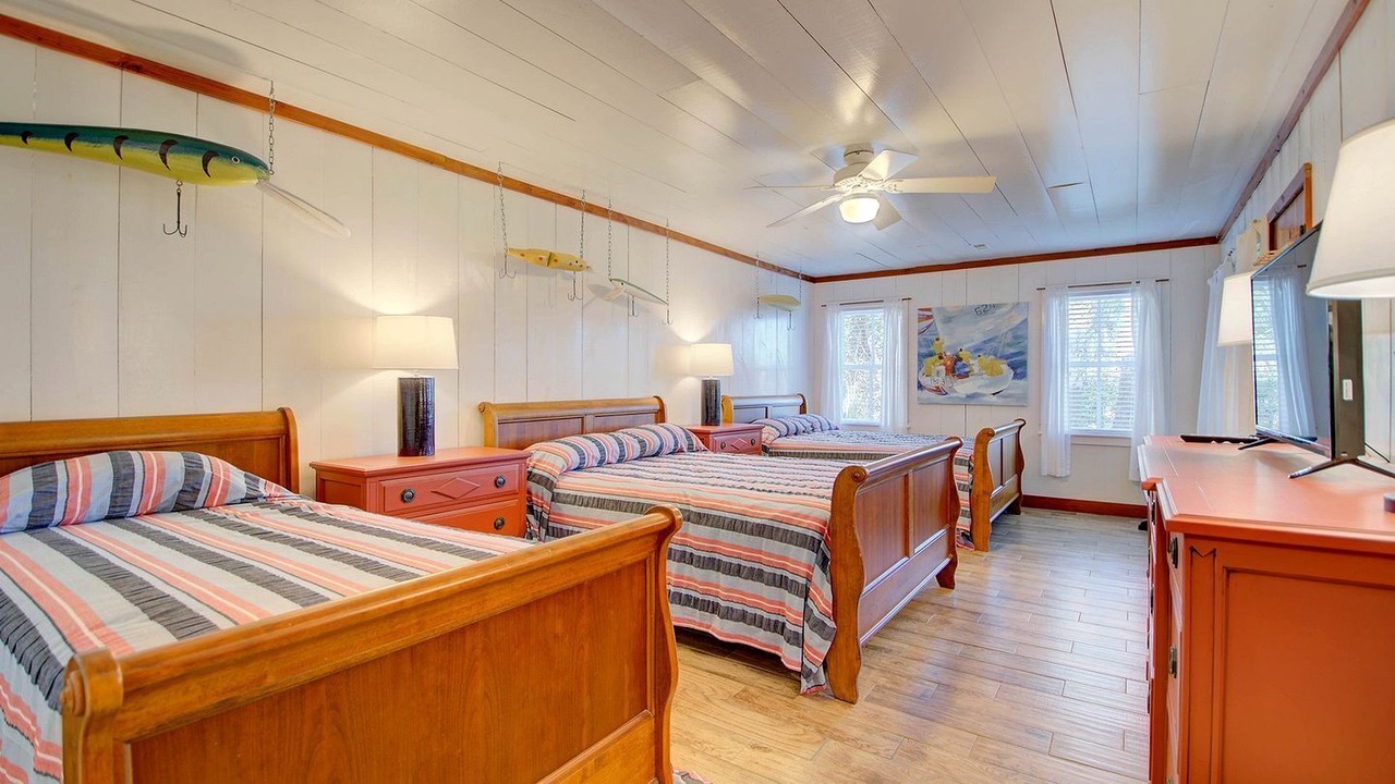 Photo of Bedroom in Debordieu Colony
