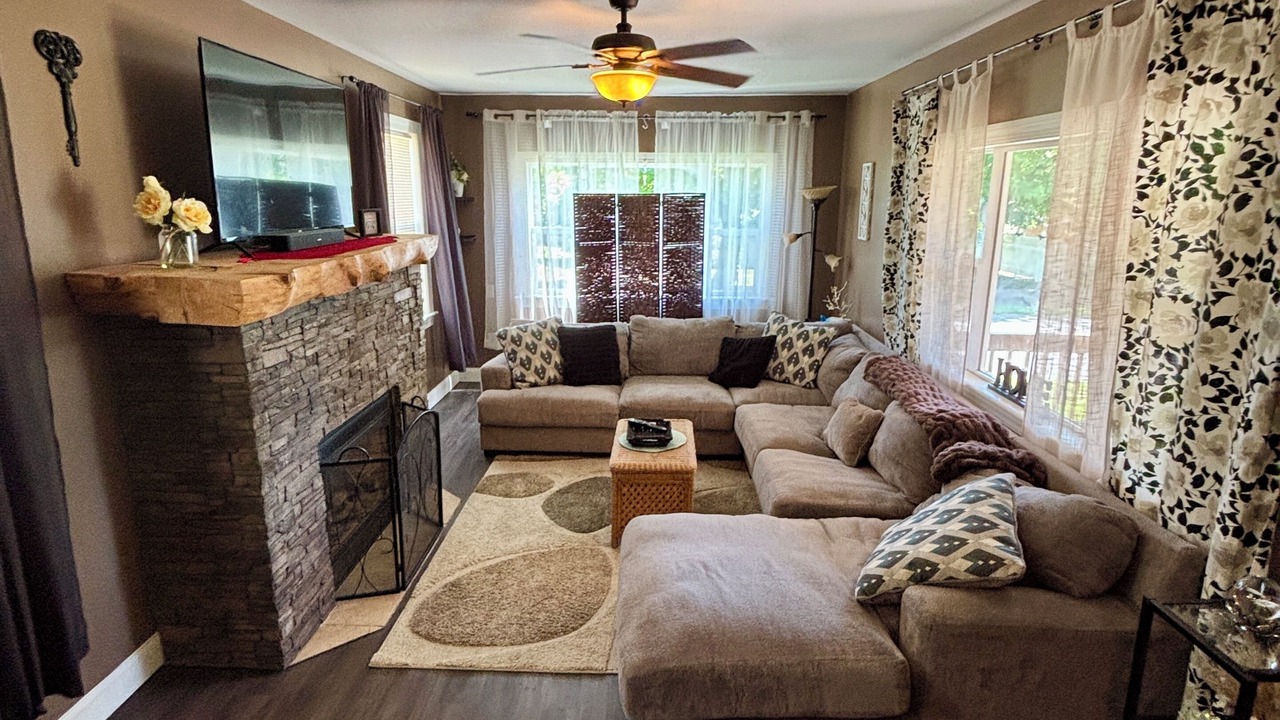 Photo of Livingroom in Westons Mills