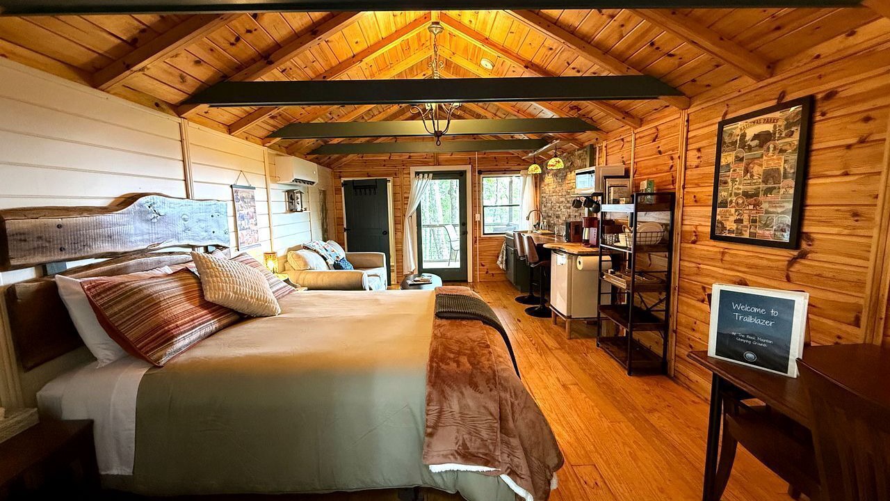 Photo of Bedroom in Laurel Ridge