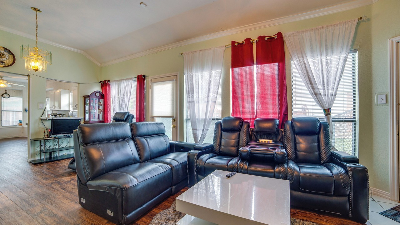 Photo of Livingroom in Garland