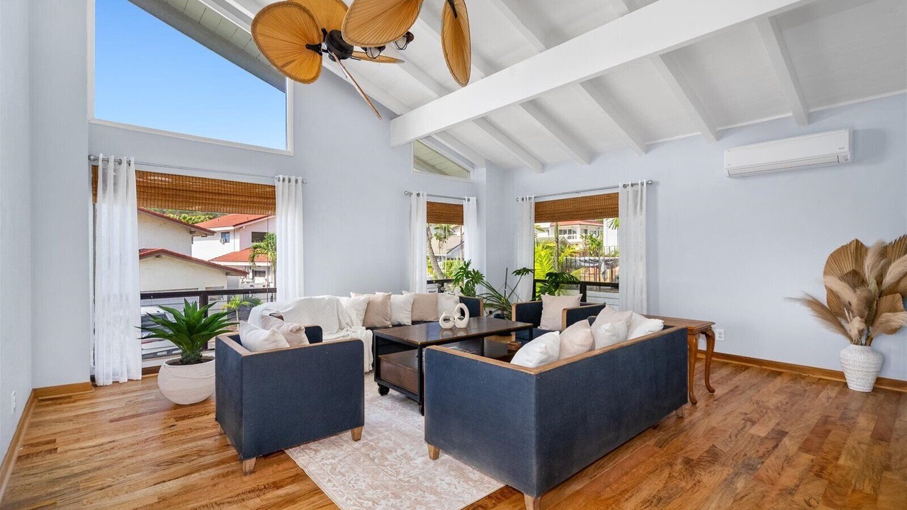 Photo of Livingroom in Hawaii Kai
