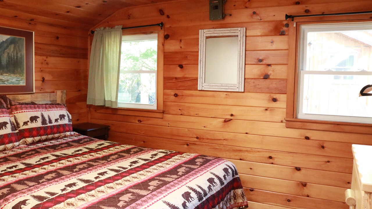 Photo of Bedroom in Inlet