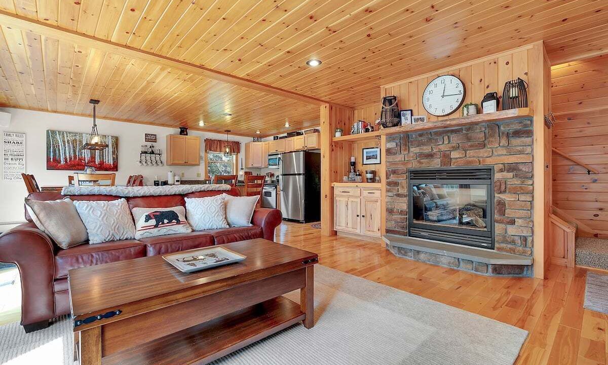 Photo of Livingroom in Bethel