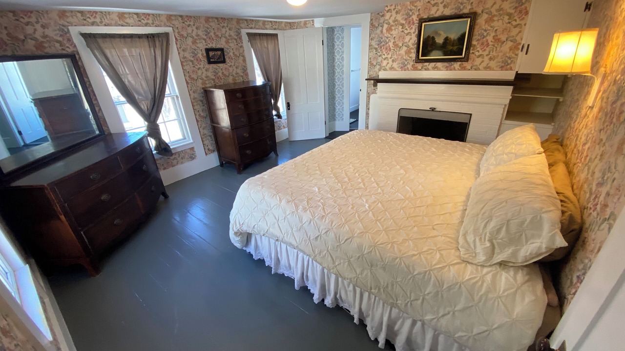 Photo of Bedroom in Brooksville