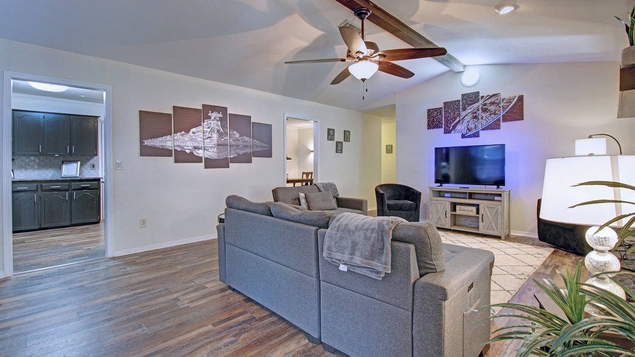 Photo of Livingroom in Broken Arrow