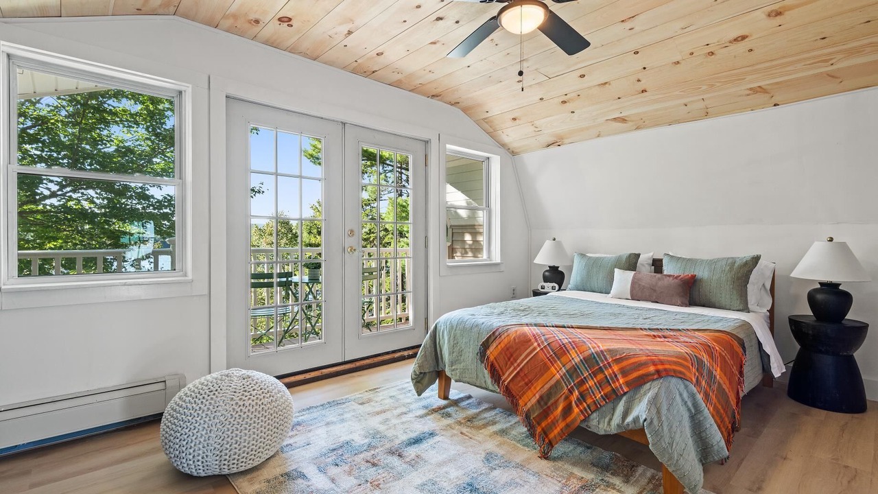 Photo of Bedroom in Sullivan