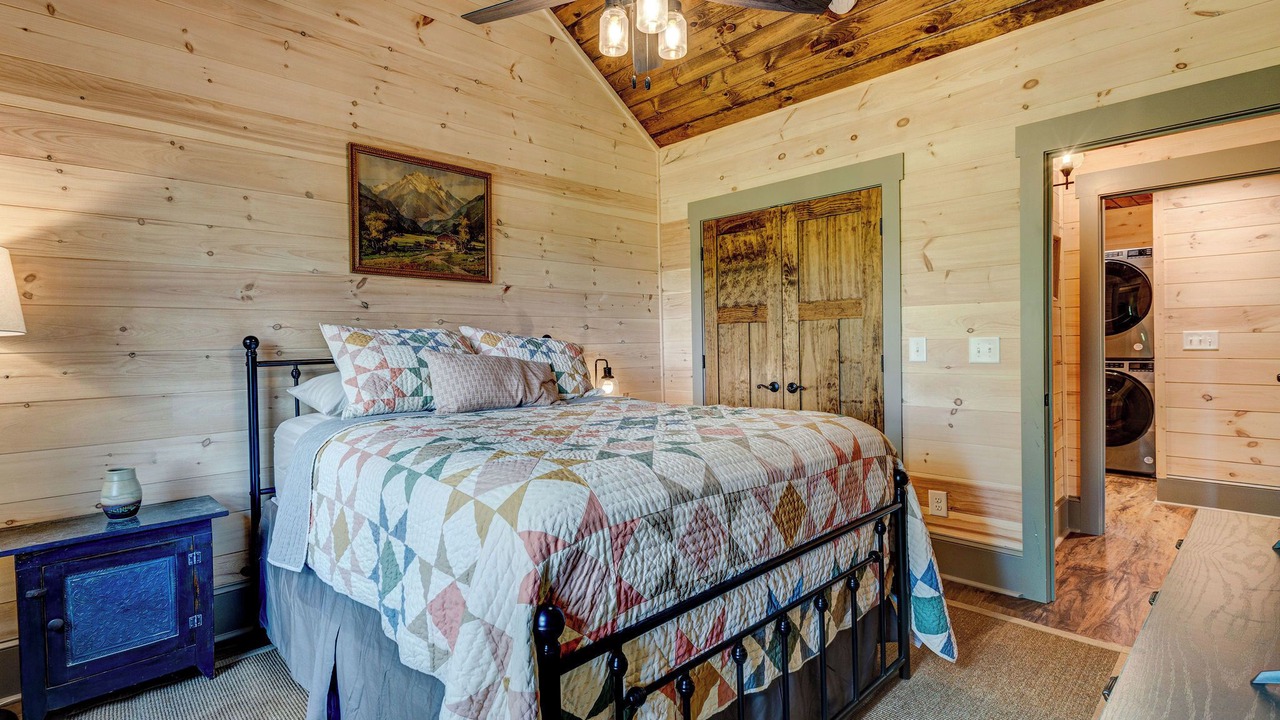 Photo of Bedroom in Clarkesville