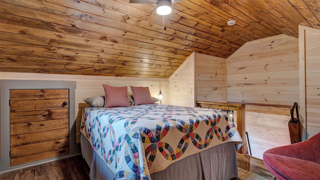 Photo of Bedroom in Clarkesville