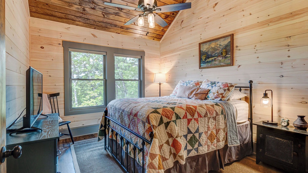 Photo of Bedroom in Clarkesville