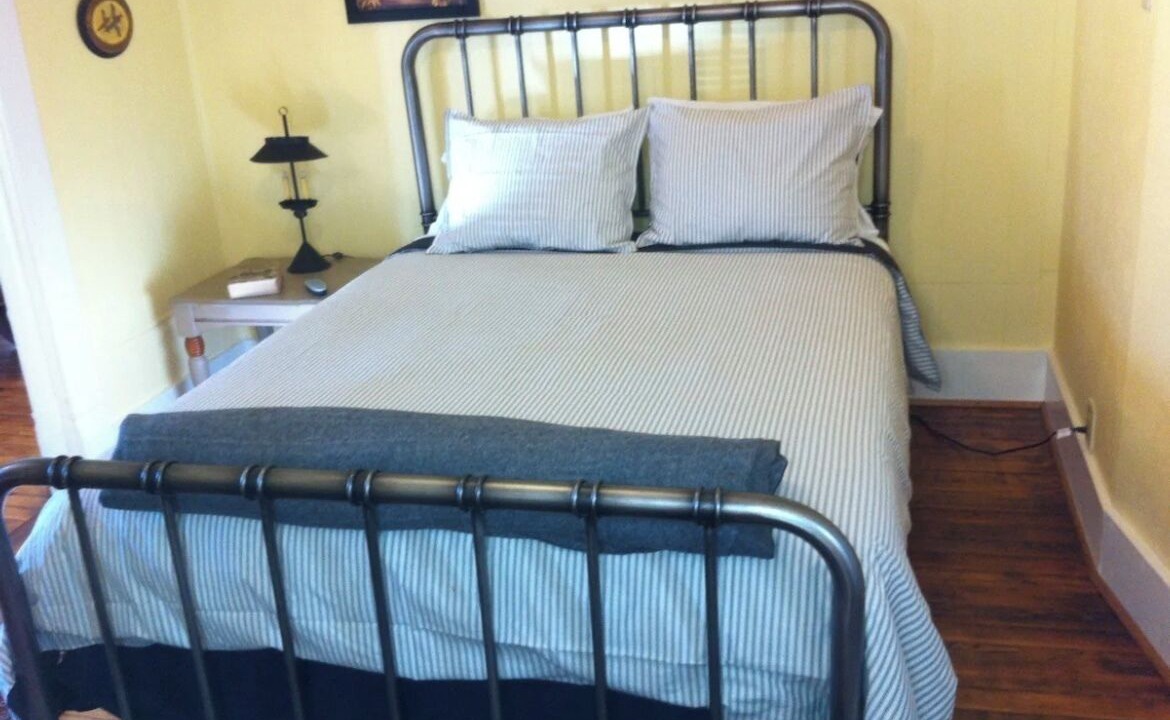Photo of Bedroom in Mineola