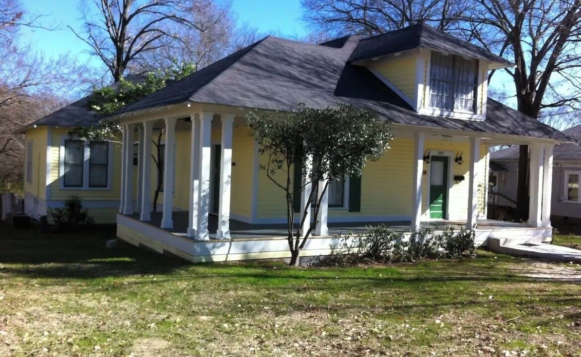 Photo of Outdoor in Mineola