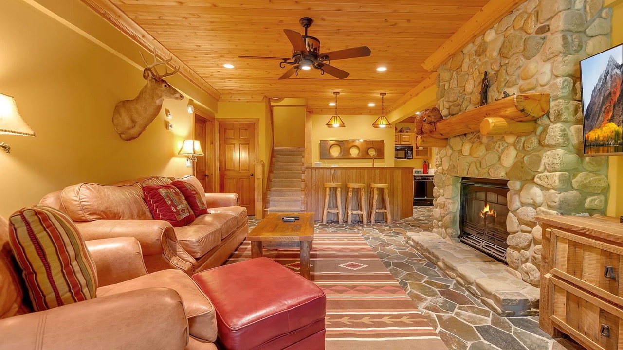 Photo of Livingroom in Ellicottville